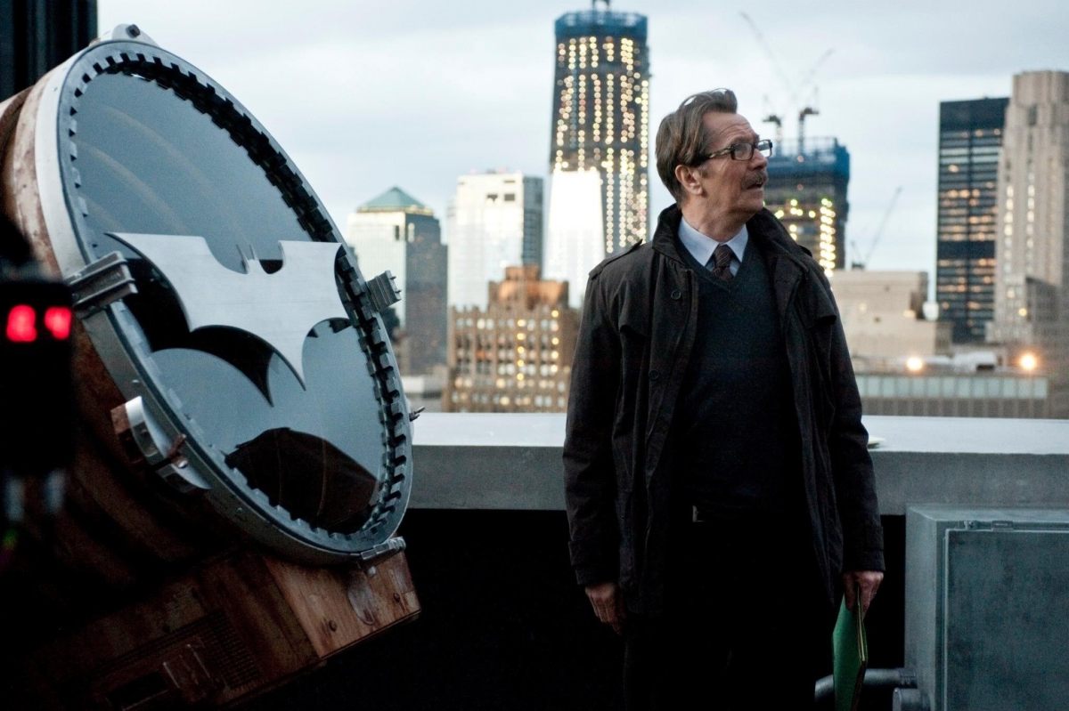 蓋瑞歐德曼（Gary Oldman）在英國名導諾蘭《蝙蝠俠：開戰時刻》飾演經典警察高登