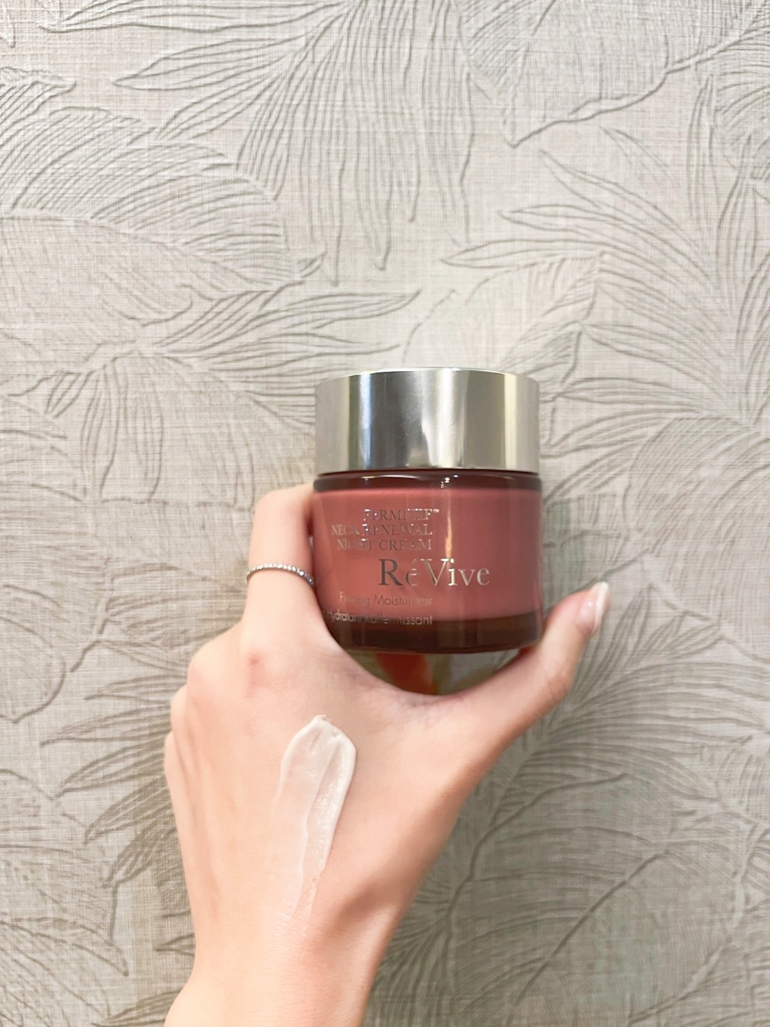 RéVive 緊緻胜肽美頸霜 75ml，NT$6,800