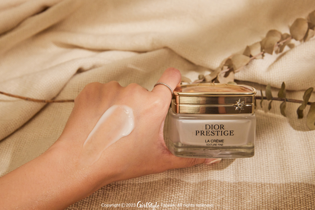 迪奧 精萃再生玫瑰賦活乳霜(輕質型)50ML，NT$14,300