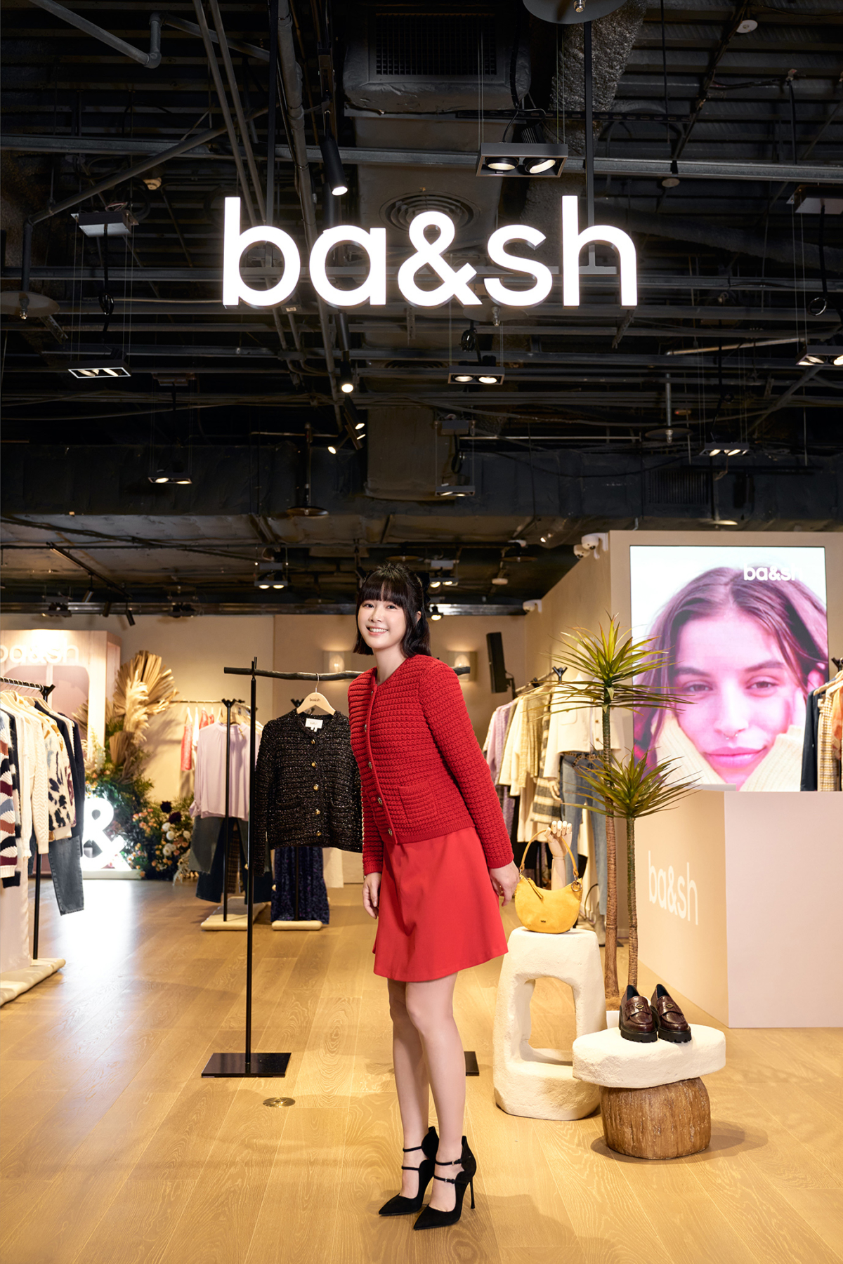 李佳穎出席ba&sh 開幕派對星光璀璨著GASPARD 經典針織罩衫NTD 11,645_&_ 9PM派對膠囊系列-CUTE洋裝 NTD 10,480