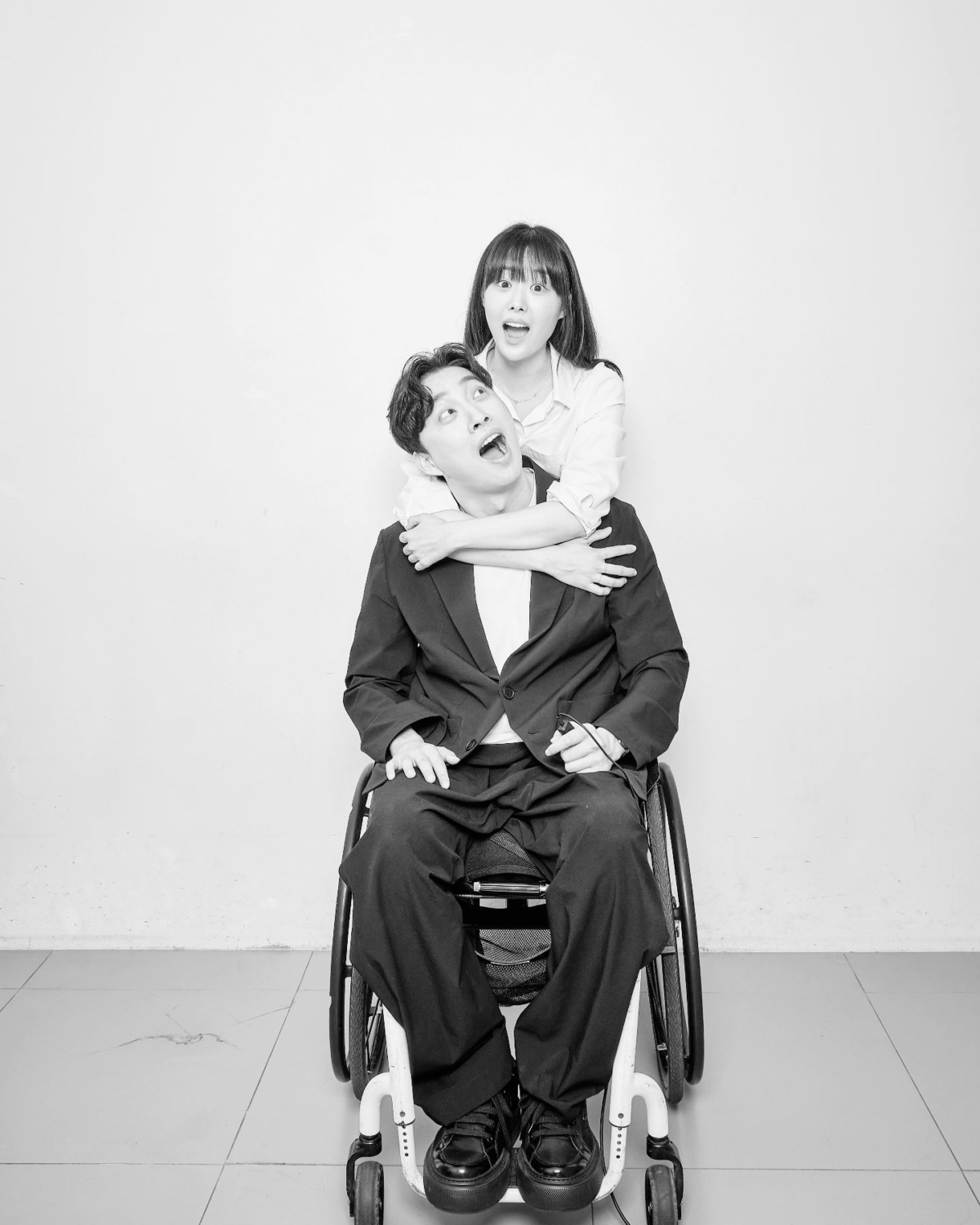 朴維也在IG上傳了情侶合照