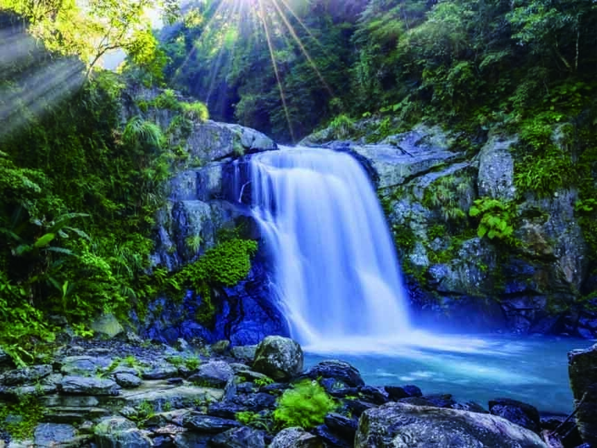 內洞國家森林遊樂區鄰近大台北地區,擁有許多秘境美景。
