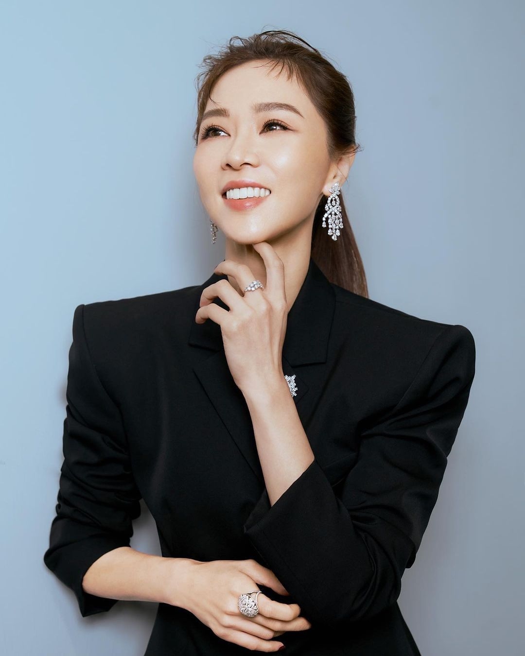 謝盈萱以正能量笑看中年人生。