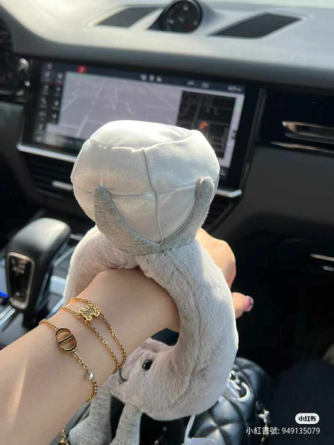 許多男生都會用Jellycat鑽戒娃娃來求婚