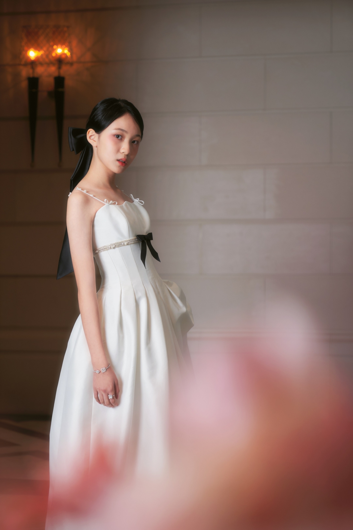 林品彤佩戴 De Beers Jewellers 鑽石珠寶閃耀 2023 金馬獎頒獎典禮