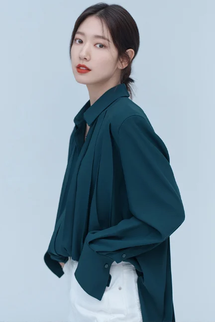 朴信惠在劇中飾演的是來自地獄的法官「姜光娜」