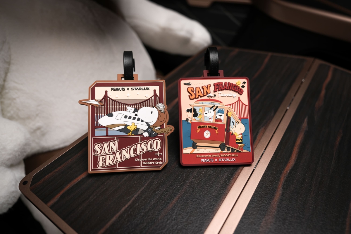 歡慶舊金山開航,凡於12月16日起搶先搭乘的旅客,星宇航空將陸續於台北出發航班贈送「城市款」或「飛行追夢款」限量主題行李吊牌,數量有限送完為止