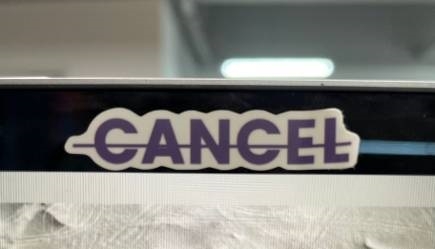 筆電上常常可見貼紙