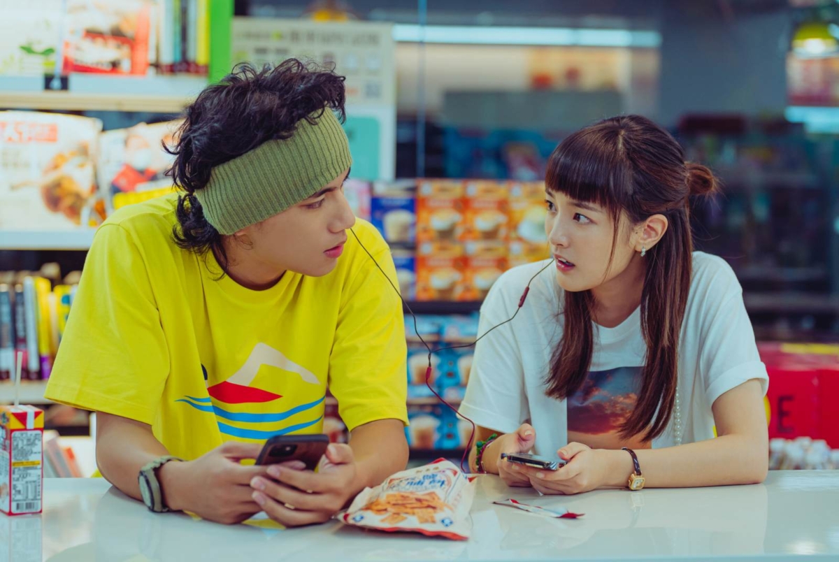 新生代男、女神朱軒洋和王淨在《此時此刻》初登場打頭陣。