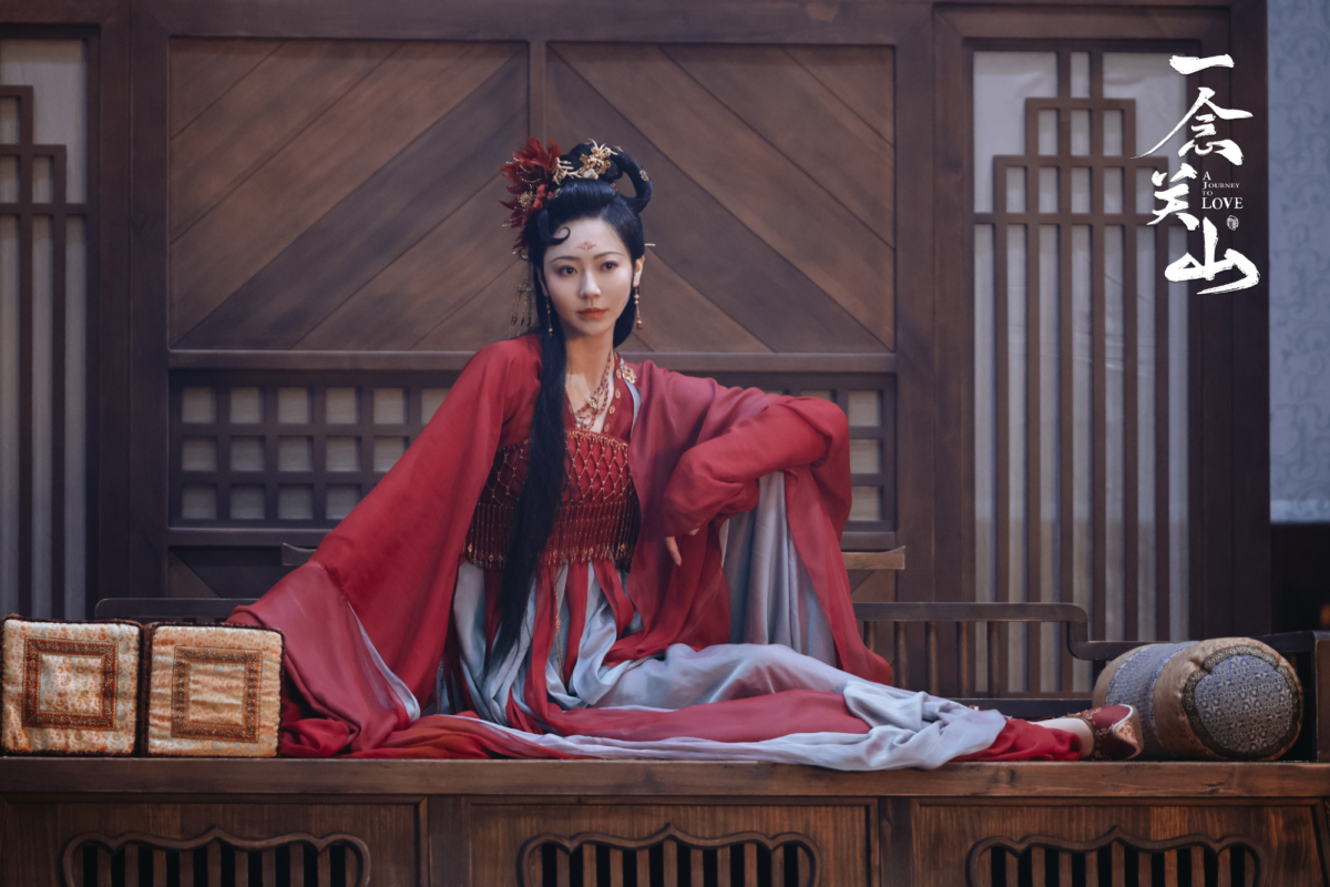 黃夢瑩在《一念關山》演出「金媚娘」，魅惑迷人。