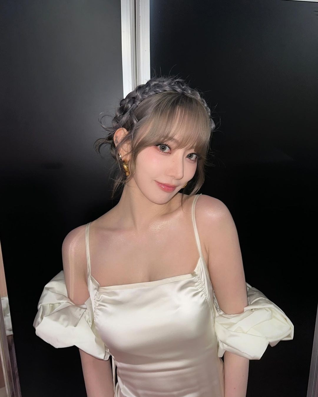 LE SSERAFIM宮脇咲良是四代女團當中的偶像霸主。