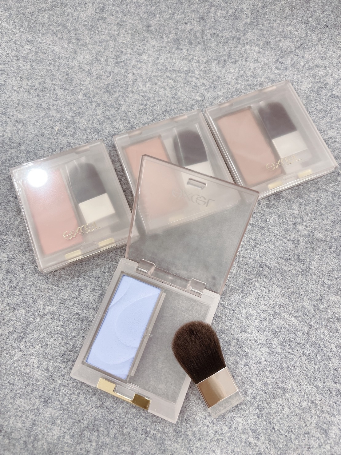 Blue Beauty 04:EXCEL 蜜妍光潤頰彩#01 波光粼粼,NT$535