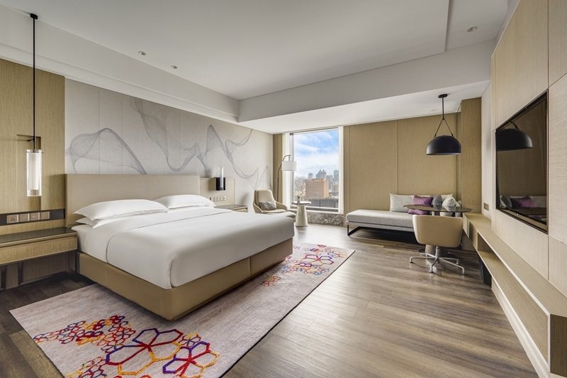 高雄萬豪酒店「必訪！美拍打卡熱點」住房專案與高鐵攜手開放超值優惠。