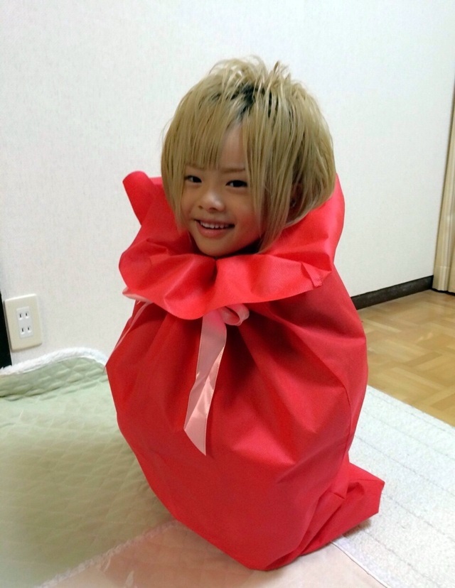 媽媽從小就幫日本「4歲小牛郎」結城琉雅染金髮