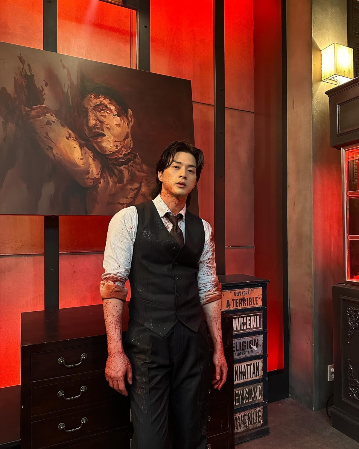 金智勳與金材昱後來在網上分享了這場戲的幕後照