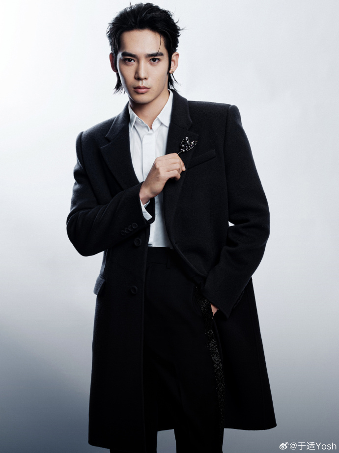 籃球員出身的于適外型高大帥氣，散發陽剛男人味。