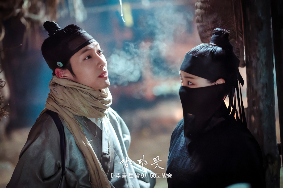 《夜晚盛開的花》必看亮點4李荷妮又接雙重身份劇本