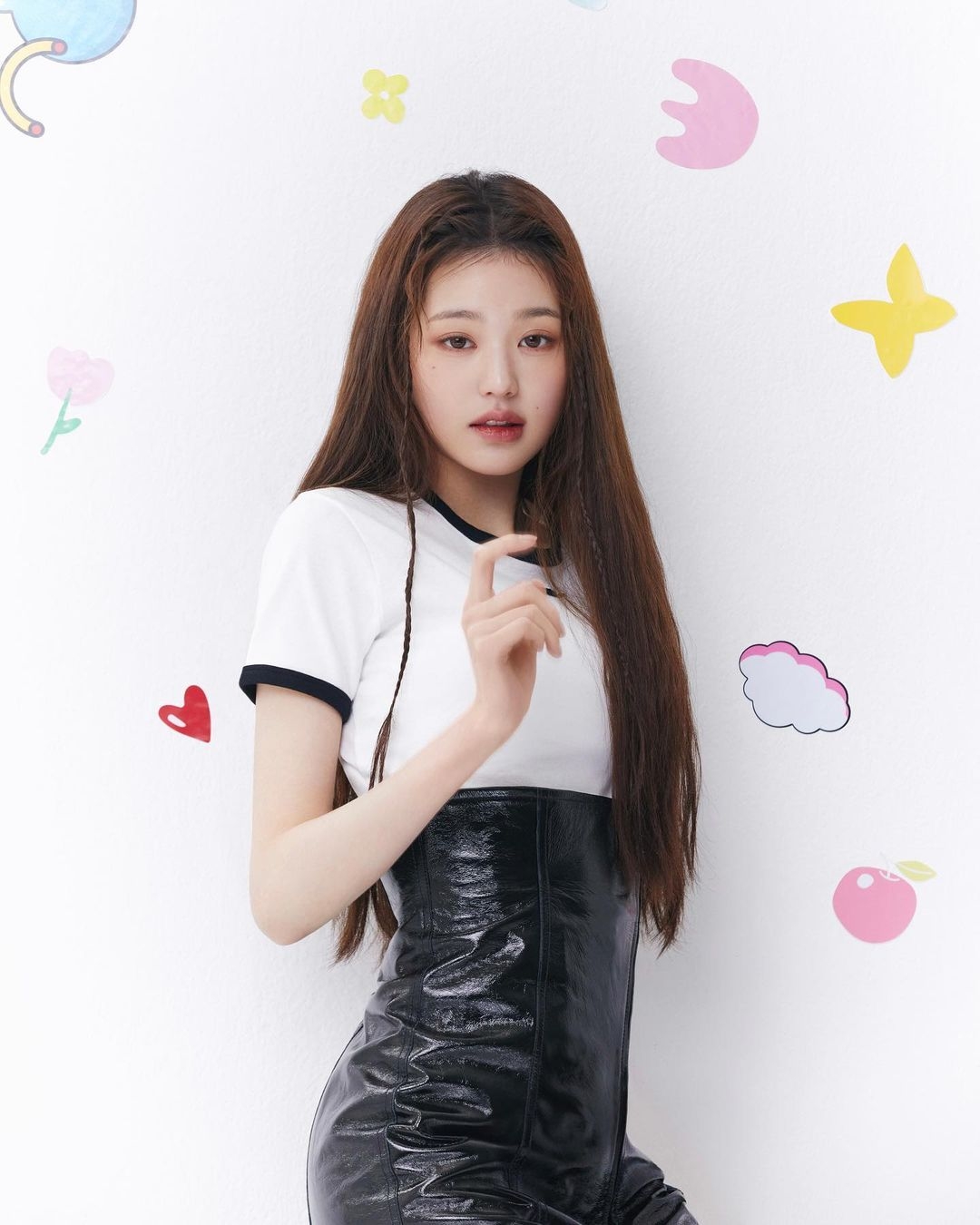 張員瑛以嬌俏公主風圈粉無數。