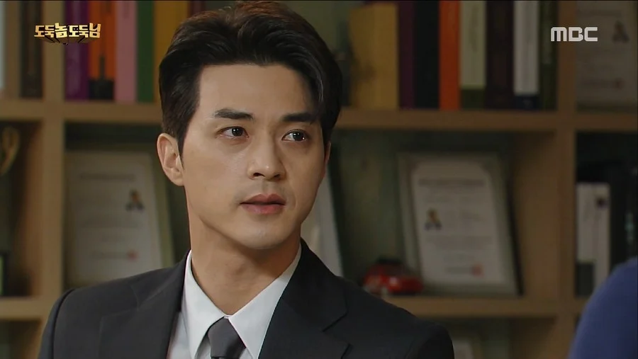 金智勳多出演帥氣富二代 檢察官等角色