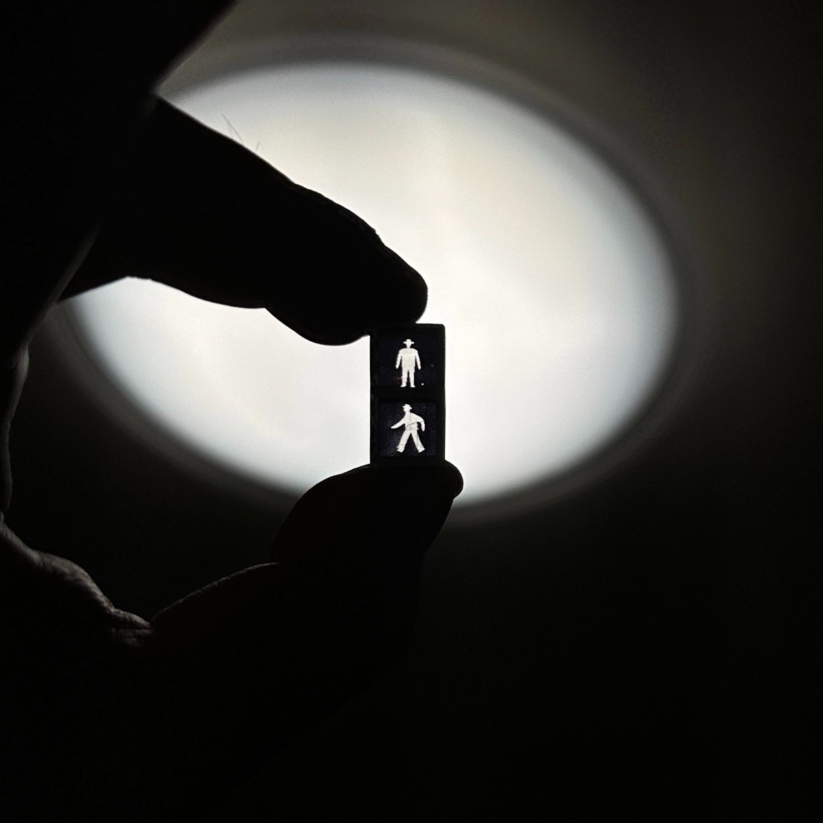 日本「紅綠燈耳環」製作細節