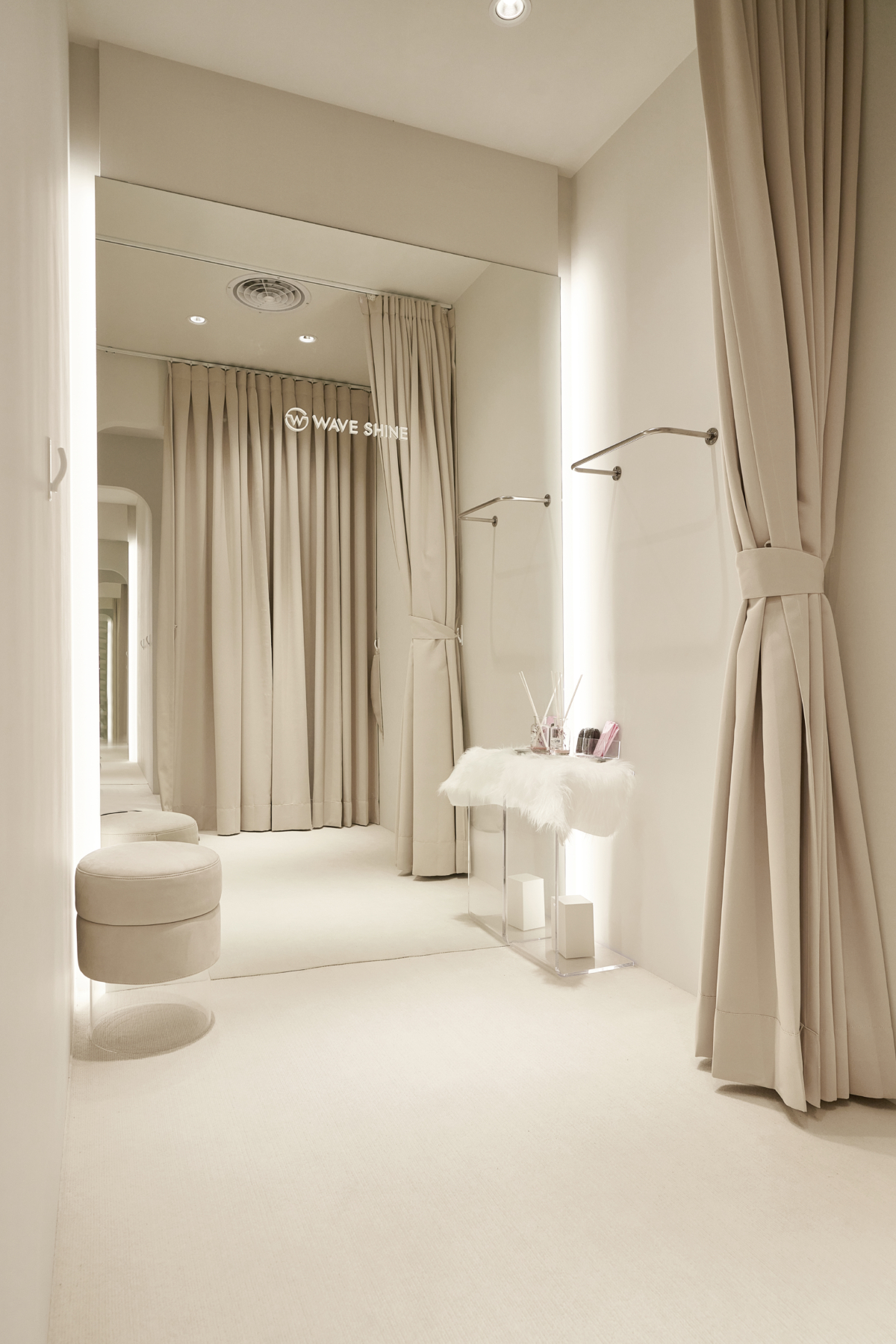 試衣間營造出輕奢質感氛圍