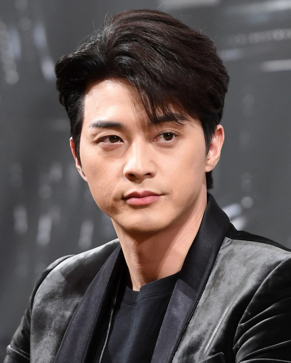 1981年生的金智勳其實已經43歲