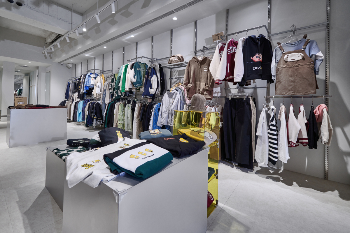 「CACO東區複合旗艦店」陳列最齊全的授權商品。