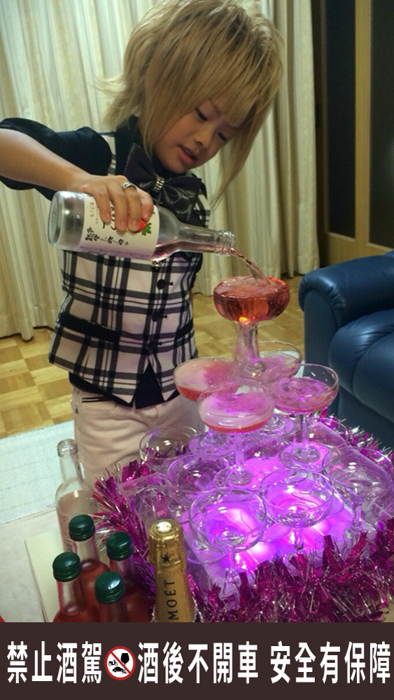 日本「4歲小牛郎」結城琉雅從小就模仿俱樂部香檳塔慶生