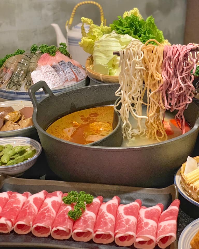 自然鮮豔的「三色麵」久煮不爛。