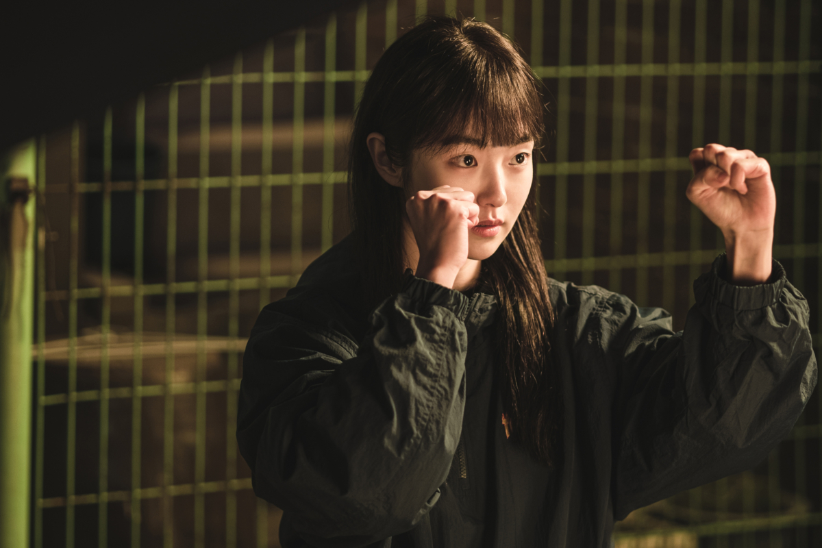 金慧峻《殺人者的購物中心》飾演鄭智安,擅長泰拳