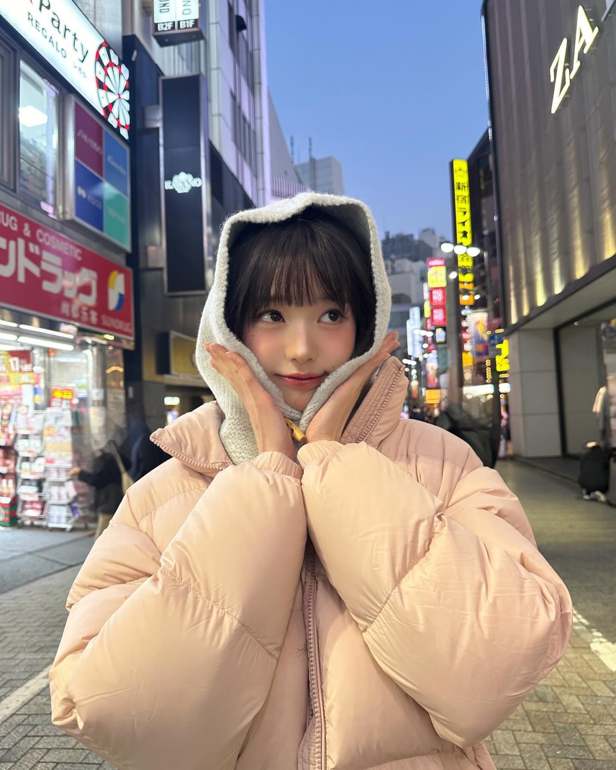 人間洋娃娃IVE張員瑛的羽絨衣穿搭