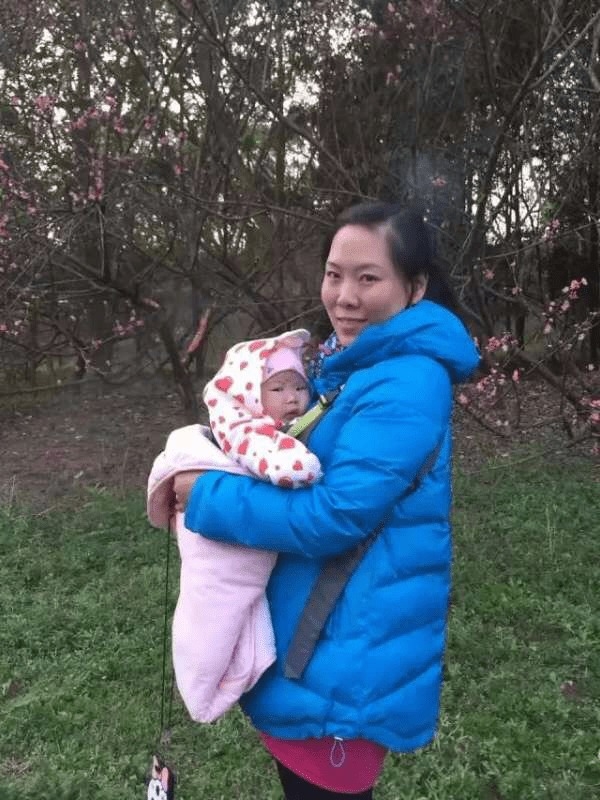 顧少強獨自照顧女兒