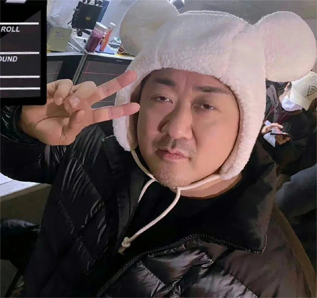 馬東石是韓國影壇的硬漢肌肉男演員，私底下卻充滿反差萌