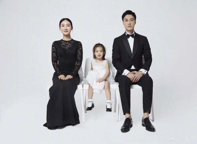 陶昕然與丈夫何建澤都是演員，兩人育有寶貝女兒何陶。