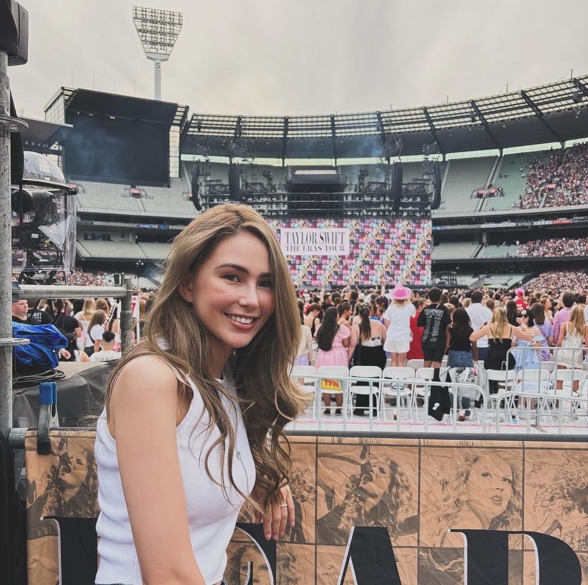 昆凌發文曬出泰勒絲澳洲演唱會現場照