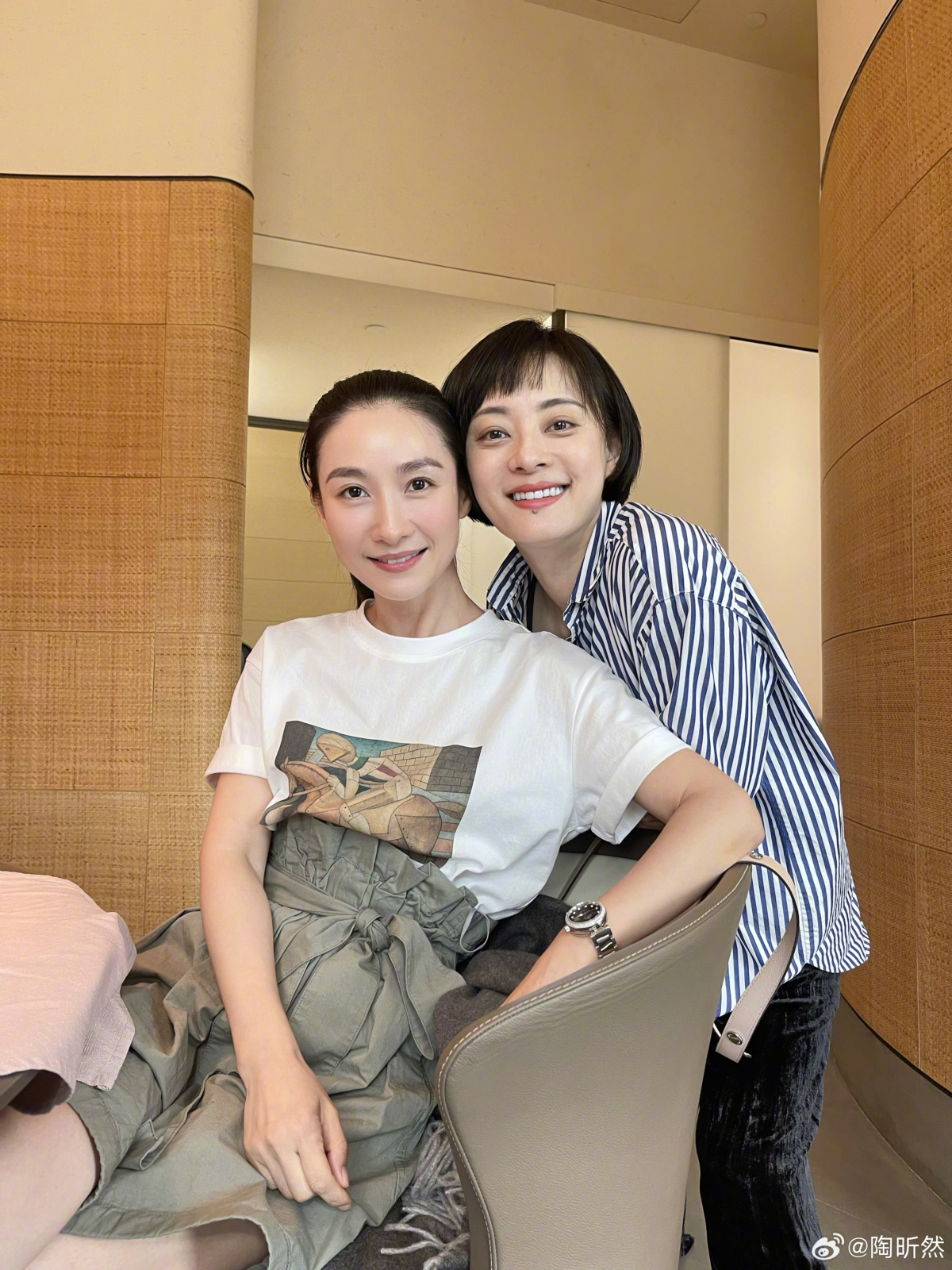 陶昕然與孫儷時常相約一起吃飯。