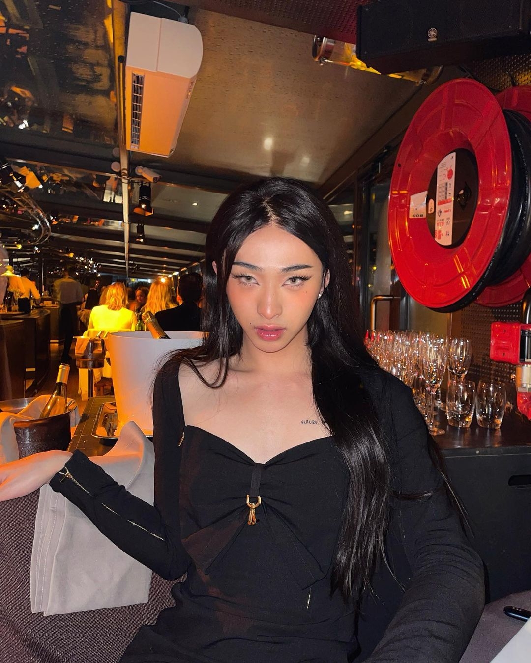 小哈利的女裝照驚艷眾人