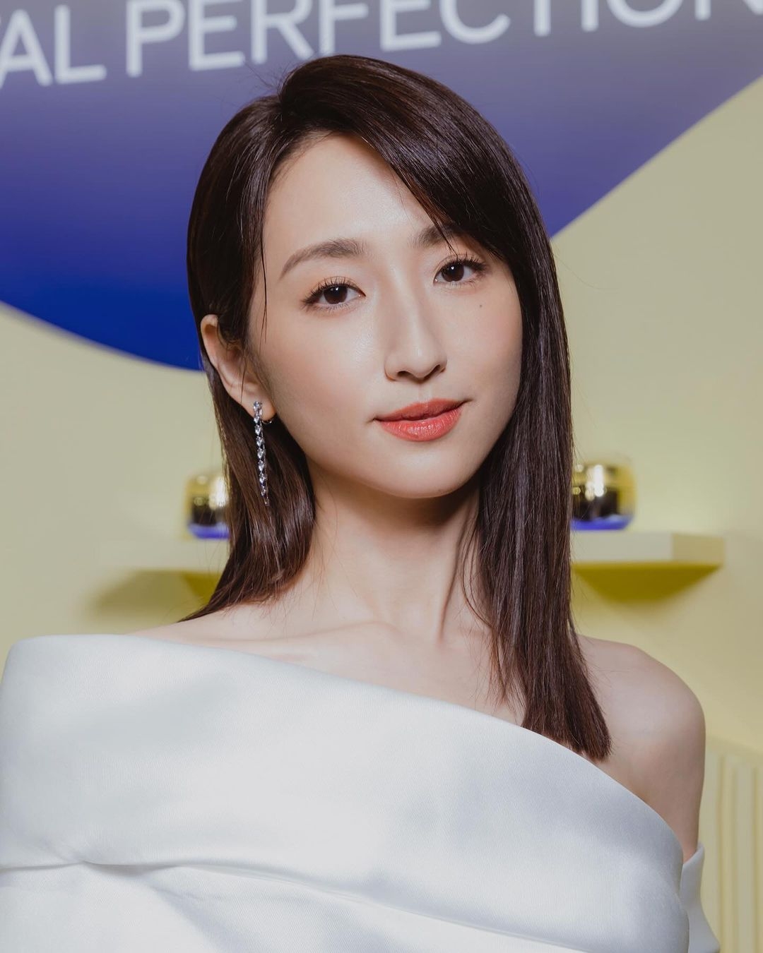 駐顏有術的優雅女神柯佳嬿是資生堂代言人。