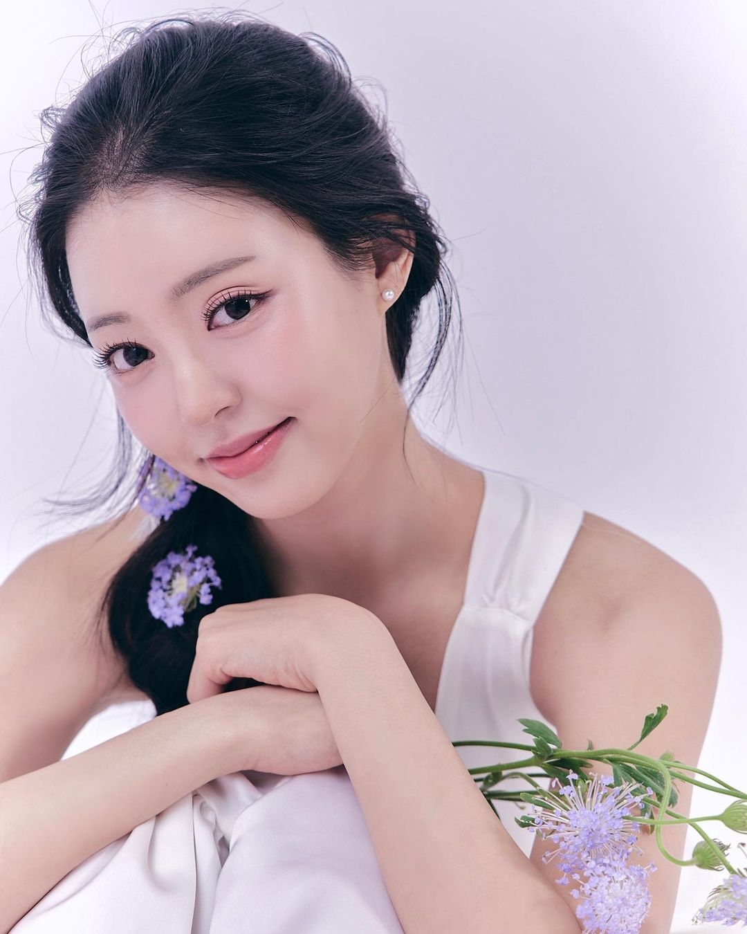 「小Jennie」劉恃蘟私底下和男、女參賽者們的關係都很融洽，溫柔漂亮的她私底下人緣相當好！