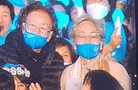 近期兩位還一起參加演唱《野餐》OST的林英雄的全國巡迴演唱會
