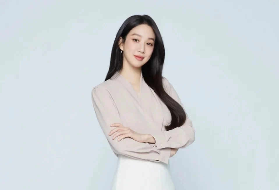 鄭麗媛將飾演14年的資深國語講師「徐惠珍」