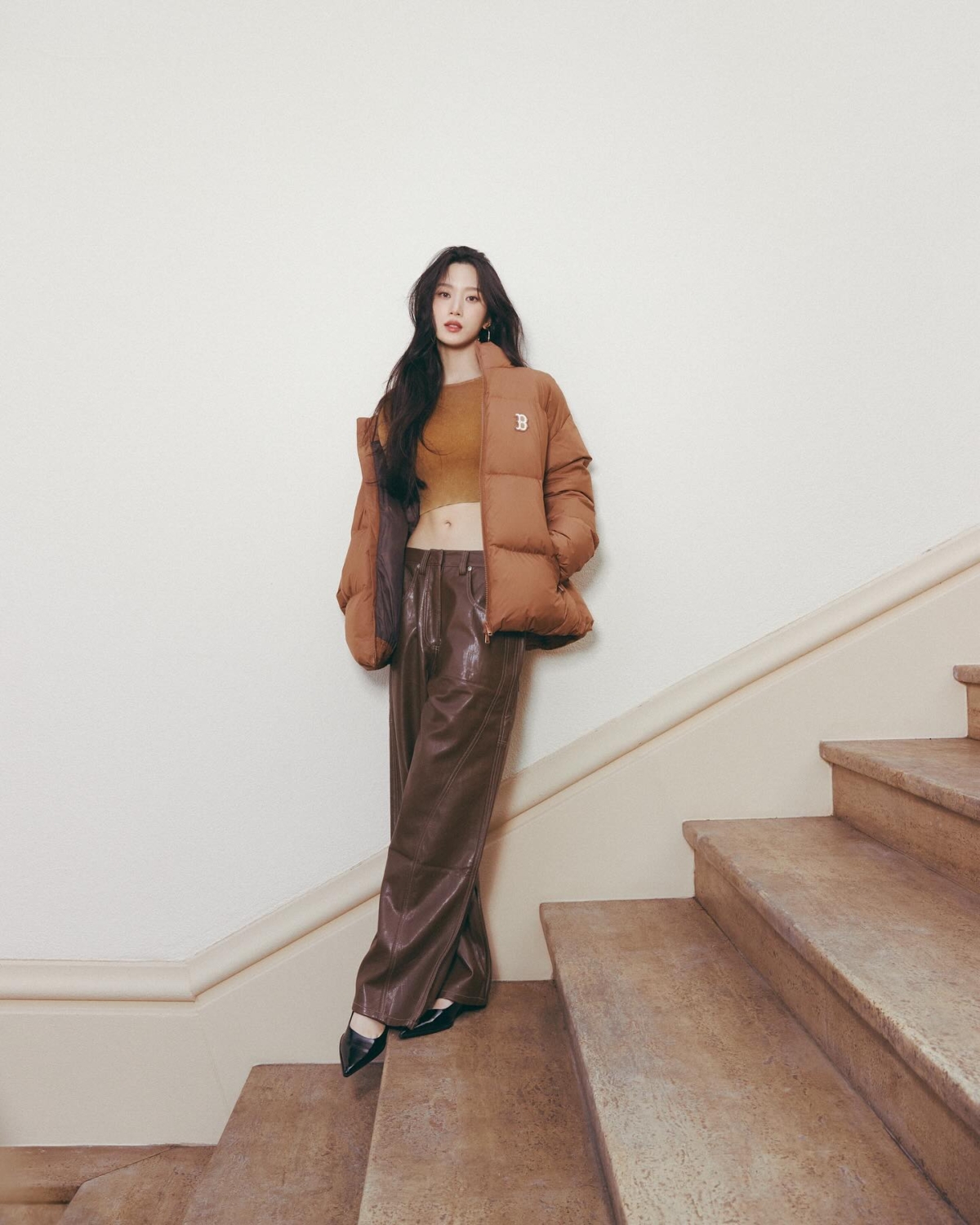 文佳煐穿搭韓國街頭潮流品牌MLB Korea