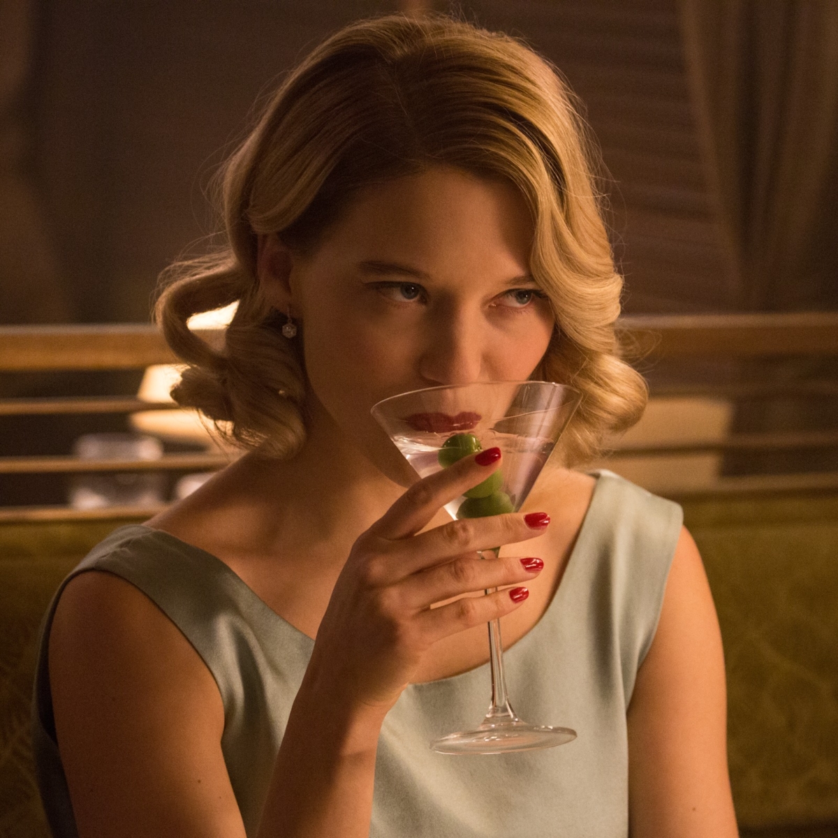 蕾雅瑟杜出生自法國巴黎