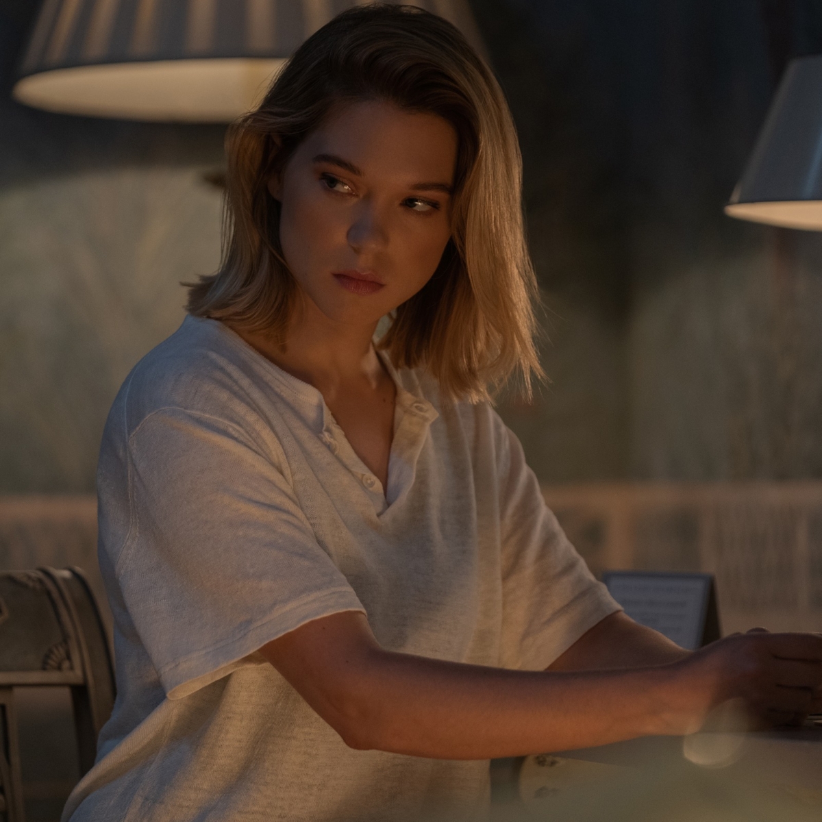 蕾雅瑟杜出身於電影世家，她祖父是百代電影公司主席