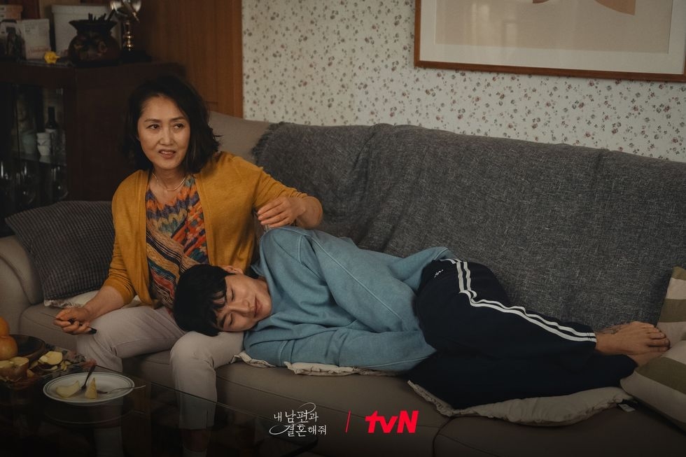 李伊庚因《和我老公結婚吧》被封為「垃圾老公」。