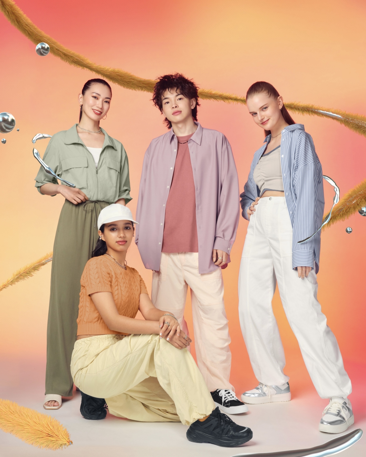 日本新生代人氣歌手imase更為GU「PULL ON PANTS美型輕便褲系列」量身製作歌曲〈LIT〉，以「WEAR YOUR MOMENT」為主題，透過每一次換上不同的穿搭，呈現嶄新的時尚樣貌，成為全新的自己！