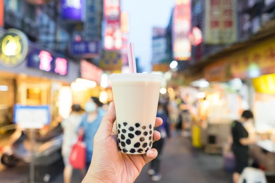 台灣是珍珠奶茶的起源地,近年來不斷延伸出眾多創意手搖飲品。