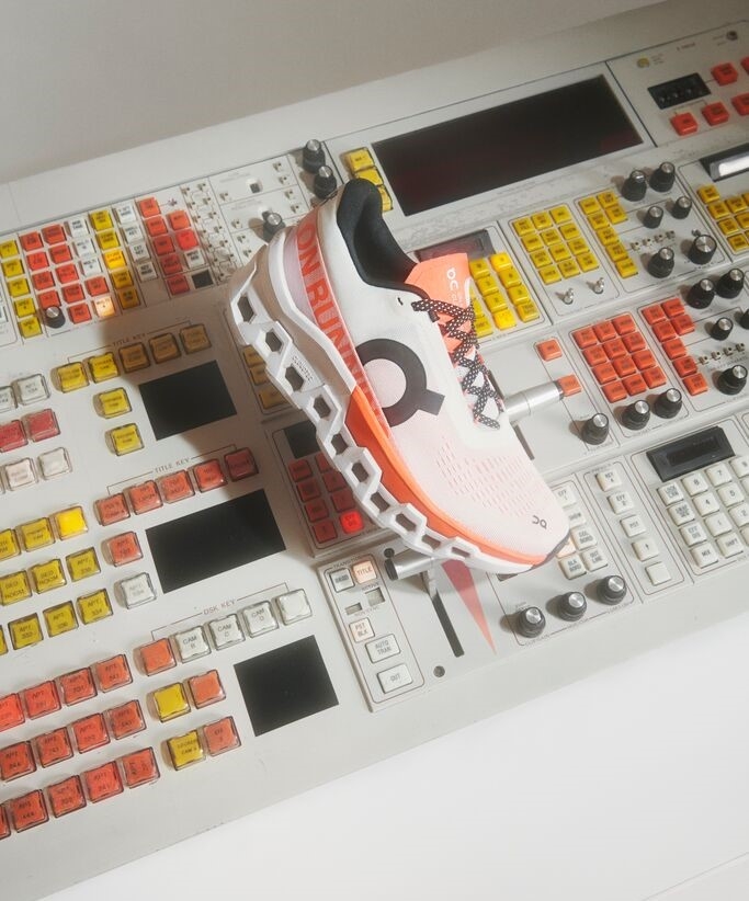 瑞士 On 昂跑Cloudmonster 2，NT$5,980