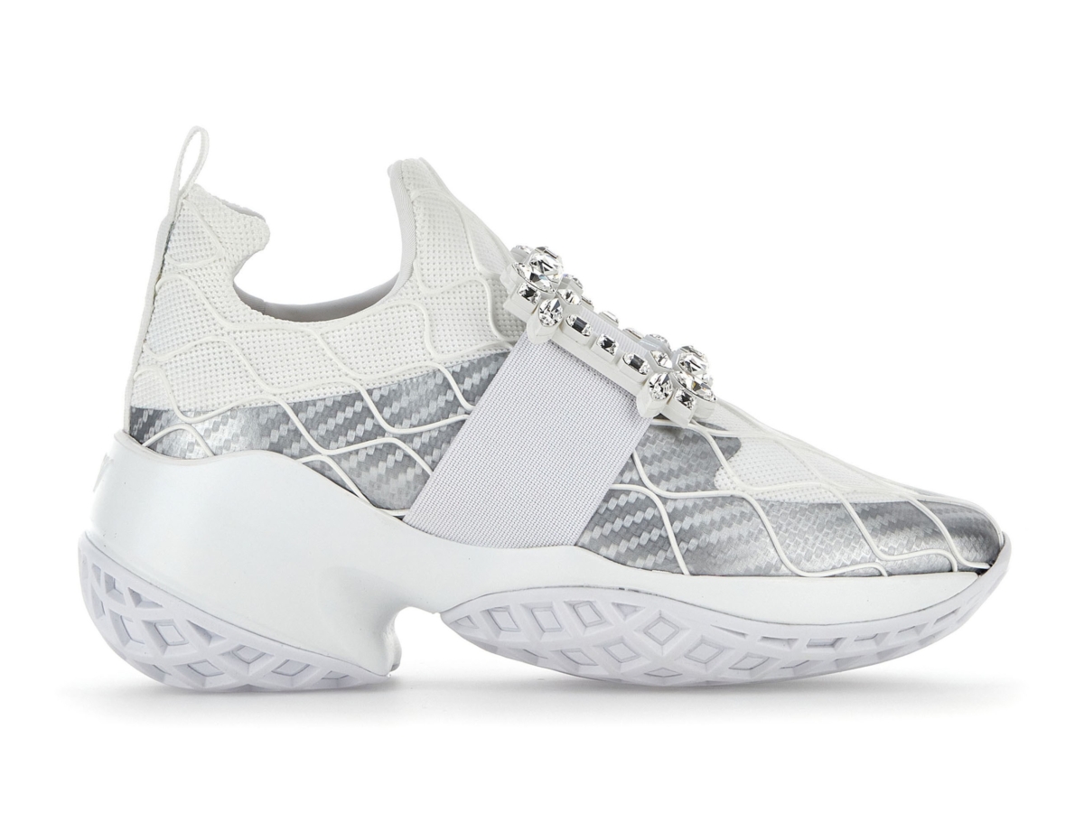 Roger Vivier Viv Run 銀色鑽扣休閒鞋,NT53,000