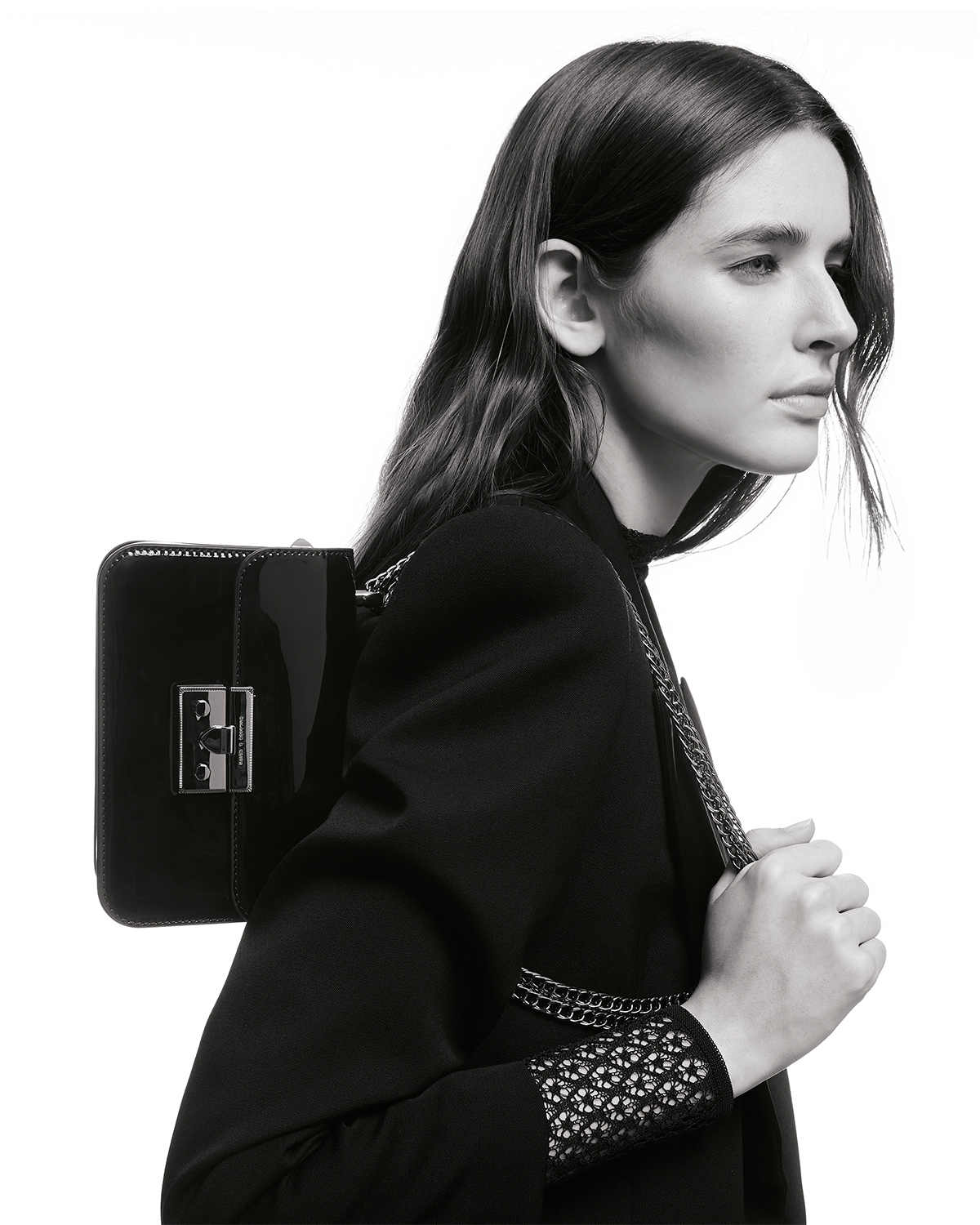 CHARLES & KEITH Alia 夜幕鍊條包,NT$2,290